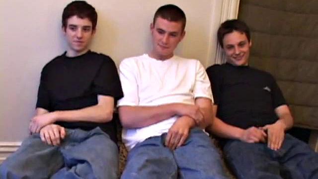 These three horny guys hook up for a hot threesome. They each get a taste of the other's dick, and Rick Waters ends up getting spit roasted by Mason Nite and Gunner Raines. Gunner is the first to blow.