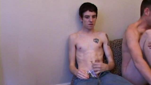 These three horny guys hook up for a hot threesome. They each get a taste of the other's dick, and Rick Waters ends up getting spit roasted by Mason Nite and Gunner Raines. Gunner is the first to blow.