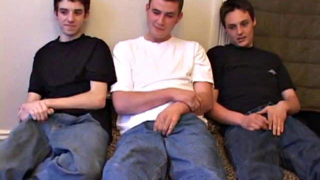 These three horny guys hook up for a hot threesome. They each get a taste of the other's dick, and Rick Waters ends up getting spit roasted by Mason Nite and Gunner Raines. Gunner is the first to blow.