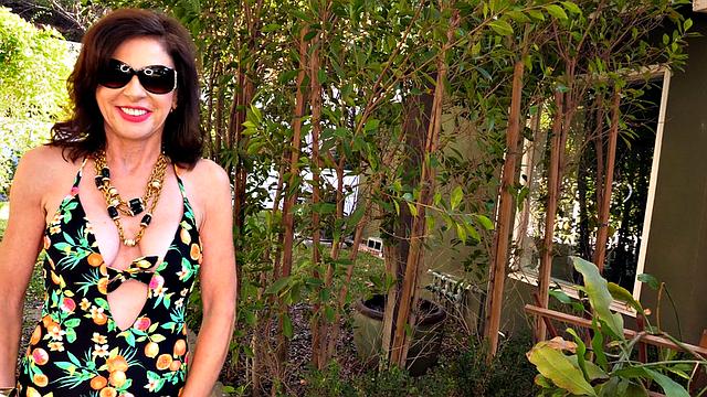 Cashmere makes herself gush