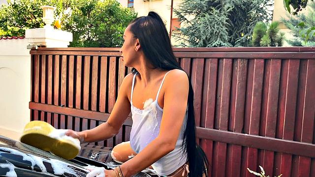 Helen Star: Workin' at the Wash