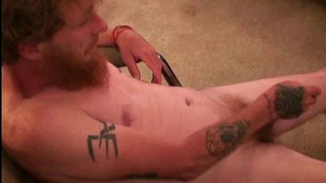 Фрэнки наконец-то стянул штаны перед соседом-другом Уэймона