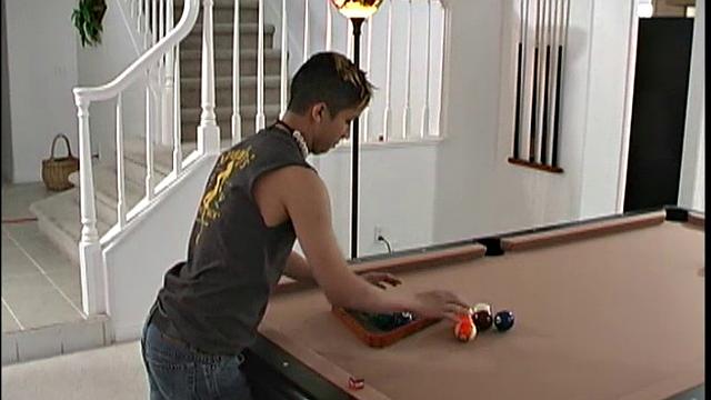 Sabastian Nohart дрочит свой член и кончает один