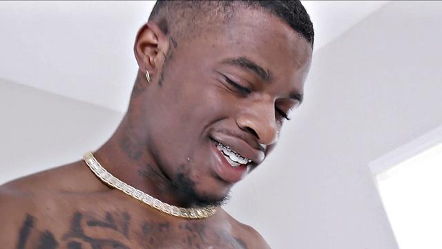 adriana maya глотает огромный член damion dayski и получает сперму на лицо