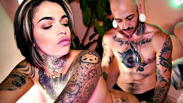 Strapon TS gets pussy licked by tattooed bae