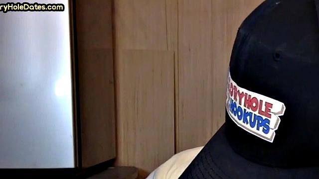 Cum greedy gloryhole DILF sucks in homemade closeup