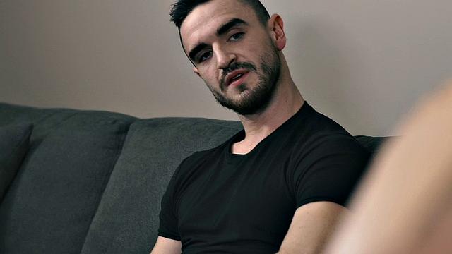 жена получает двойное проникновение на масляном массаже