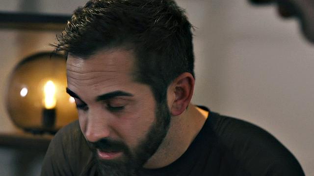 жена получает двойное проникновение на масляном массаже