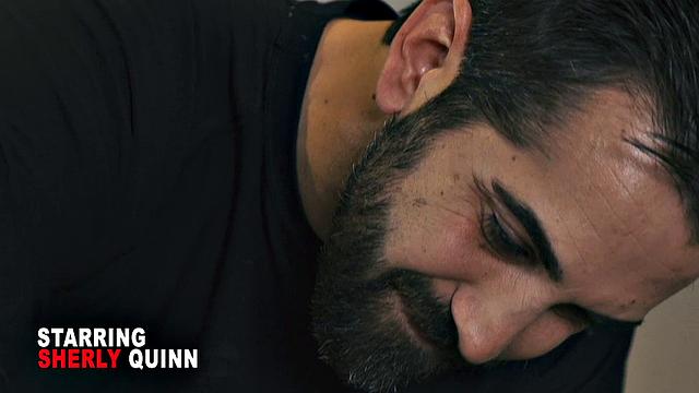 жена получает двойное проникновение на масляном массаже