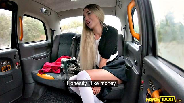 Blonde Lost Her Purse