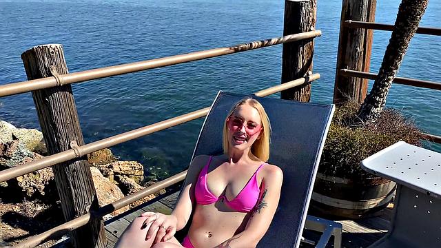 Creaming In Marilyn's Muff