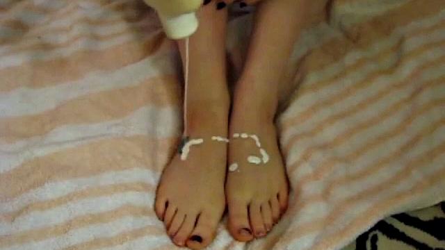 Tiny Red rubbing and Feet Fetish