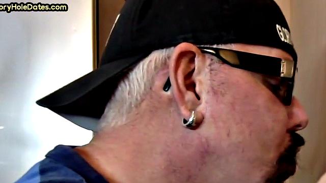 Gloryhole DILF barebacked at home after BJ in closeup