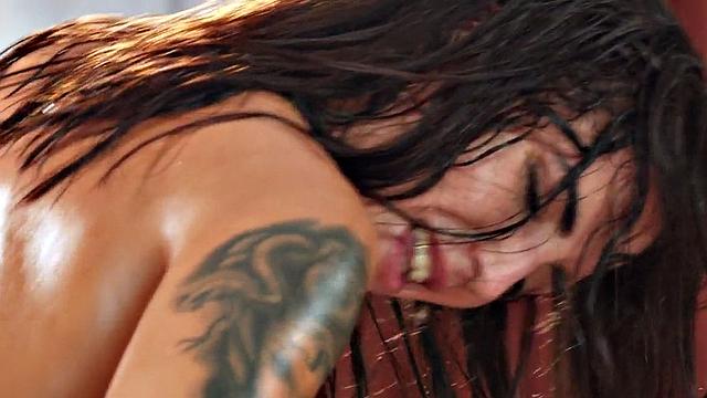 Massaging oiled bae hardcore fucked by perverted