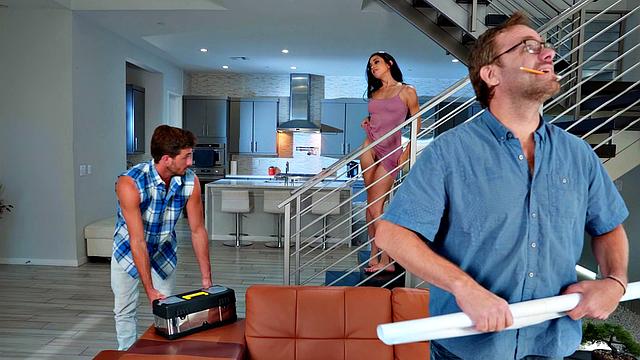 A American amateur brunette get off on cumming in glasses