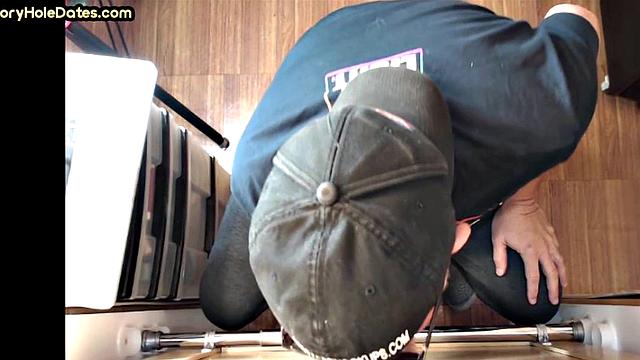 Gloryhole DILF Takes and Sucks Cock in Homemade Video