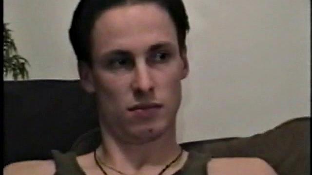 Марк дрочит на камеру и не сдерживается ни на секунду!