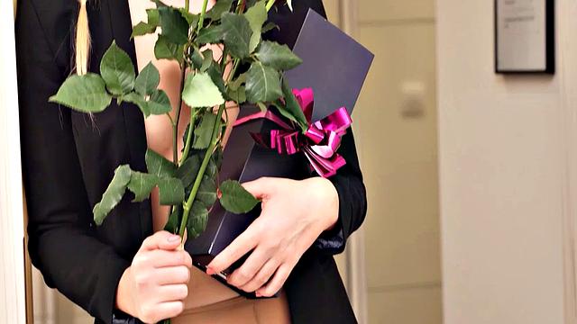 Dominant brunette in black pantyhose uses big toy to impress girlfriend