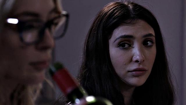 Big-booty secretary fucks boss after blowjob