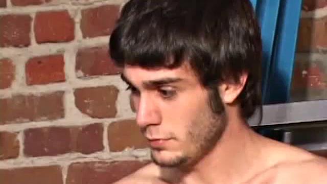 Жаркие мужские игры в тесном гараже и взрывной финал