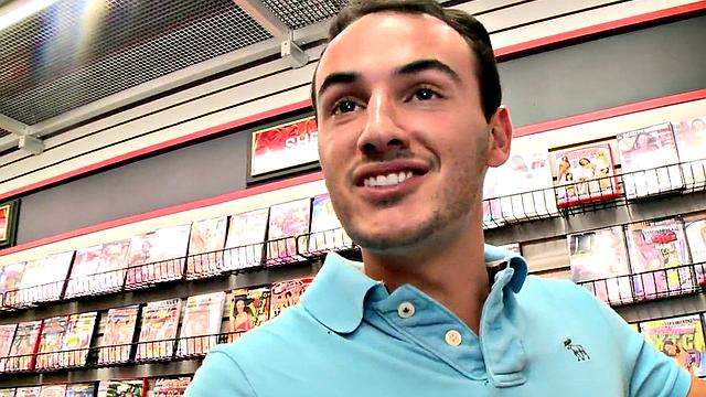 Fooled gloryhole straight enjoys Blowjob