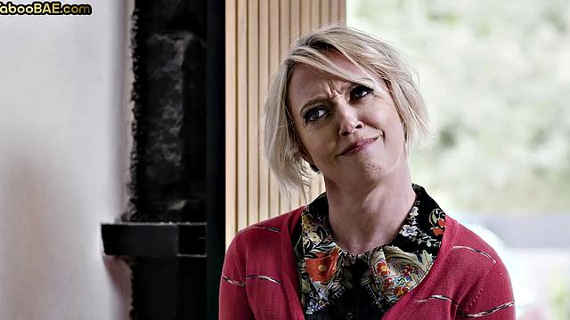 Analfucked babe joins couple in threesome