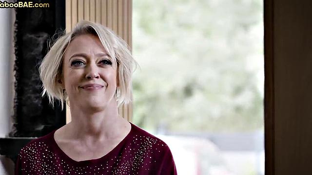 Analfucked babe joins couple in threesome