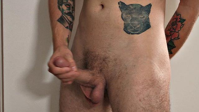 невидимка в душе: отчим ловит и сразу в рот