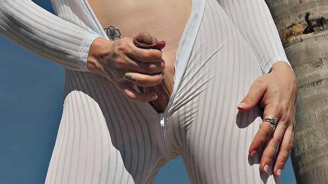 Transsexual breeded from behind by hung ebony guy