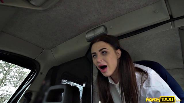 Hot Teen Loves Big Ones