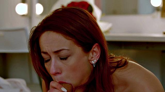 21 SEXTURY - Gorgeous Jade Amour Fucks In A Dressing Room Before A Show