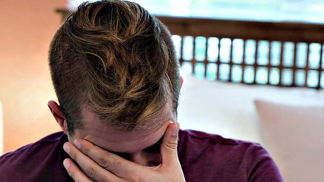 Jadan Snow fucks photographer