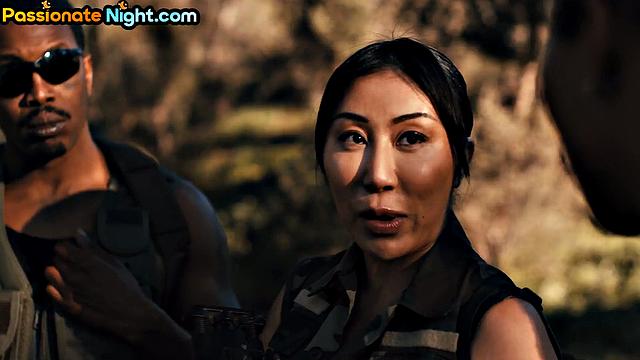 Stunning ebony pussyfucked 3some