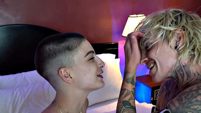 Shemale amateur 21yo gets licked by lez babe