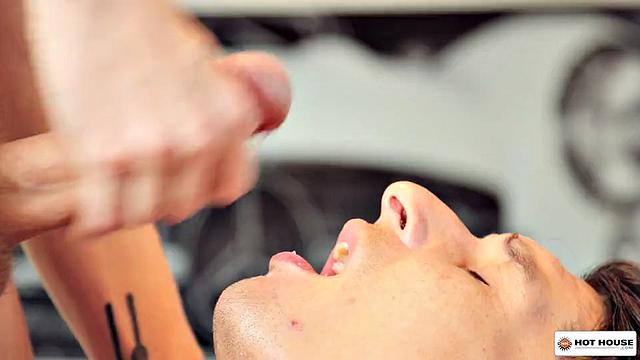 Skintight, Scene #03