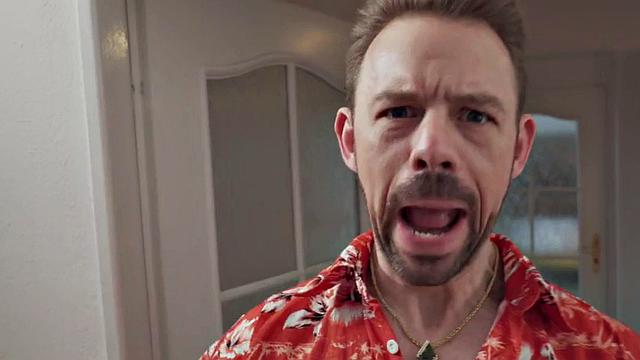 Hotel guests pounded in 3some