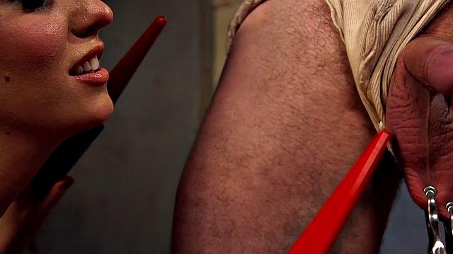 Fishnet domina zaps before toe sucking