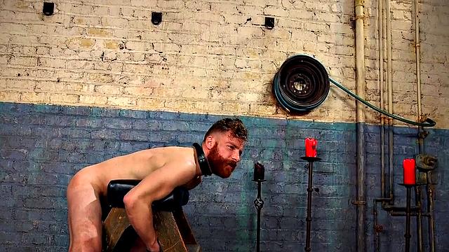 Fishnet domina zaps before toe sucking