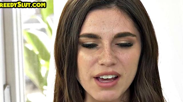 21yo babe gets doggystyled