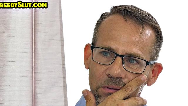 21yo babe gets doggystyled