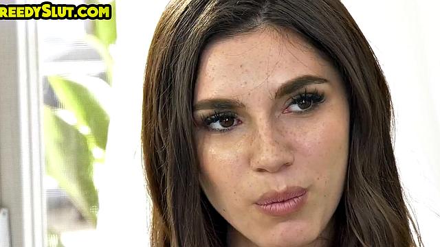 21yo babe gets doggystyled