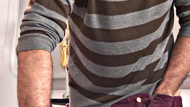 Creampie fills twinks ass with fresh jizz after anal