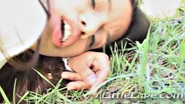 Colombian teen cutie fingers her pussy