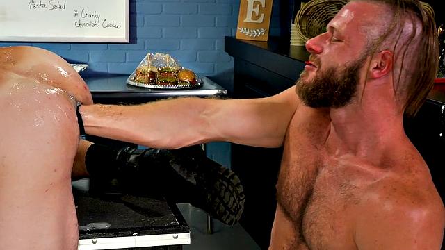 Fisting stud gets in 3some by handsome gaydaddies