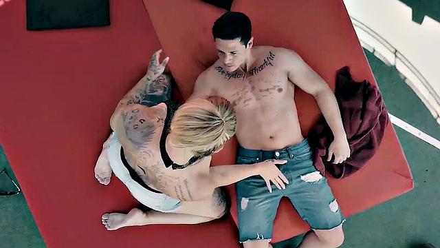 Big Mama Hunting For Sperm, It's Getting White