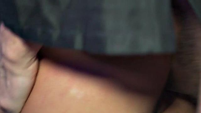 фальшивый священник жестко ебет слепую красотку с пирсингом на природе