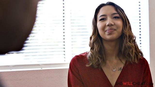 Kimora Quin's new boss puts the moves on her