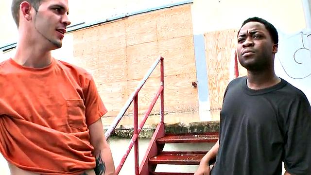 Big Nubian stud pulled and fucked outdoors in public place