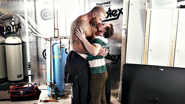 Tiny gay barebacked by massive hairy after rimjob