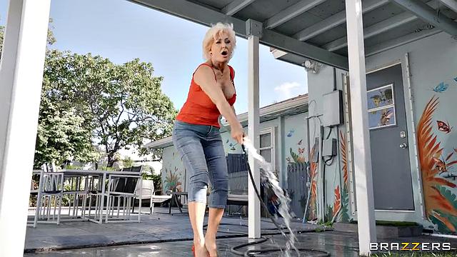 Neighborhood Cougar Competition